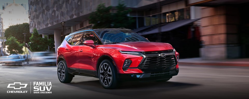 Chevrolet Blazer 2025, camioneta mediana con faros intellibeam, nuevo diseño de parrilla y rines en aluminio de 20 pulgadas.